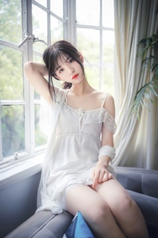 女士胸罩无遮挡透明图片